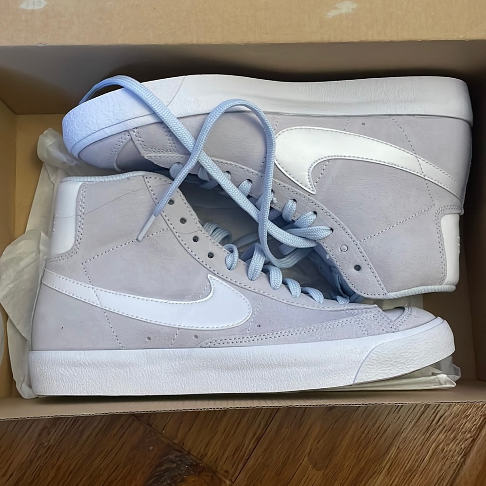 Blazer Mid 77” suede. 6.5 youth = 8 womens